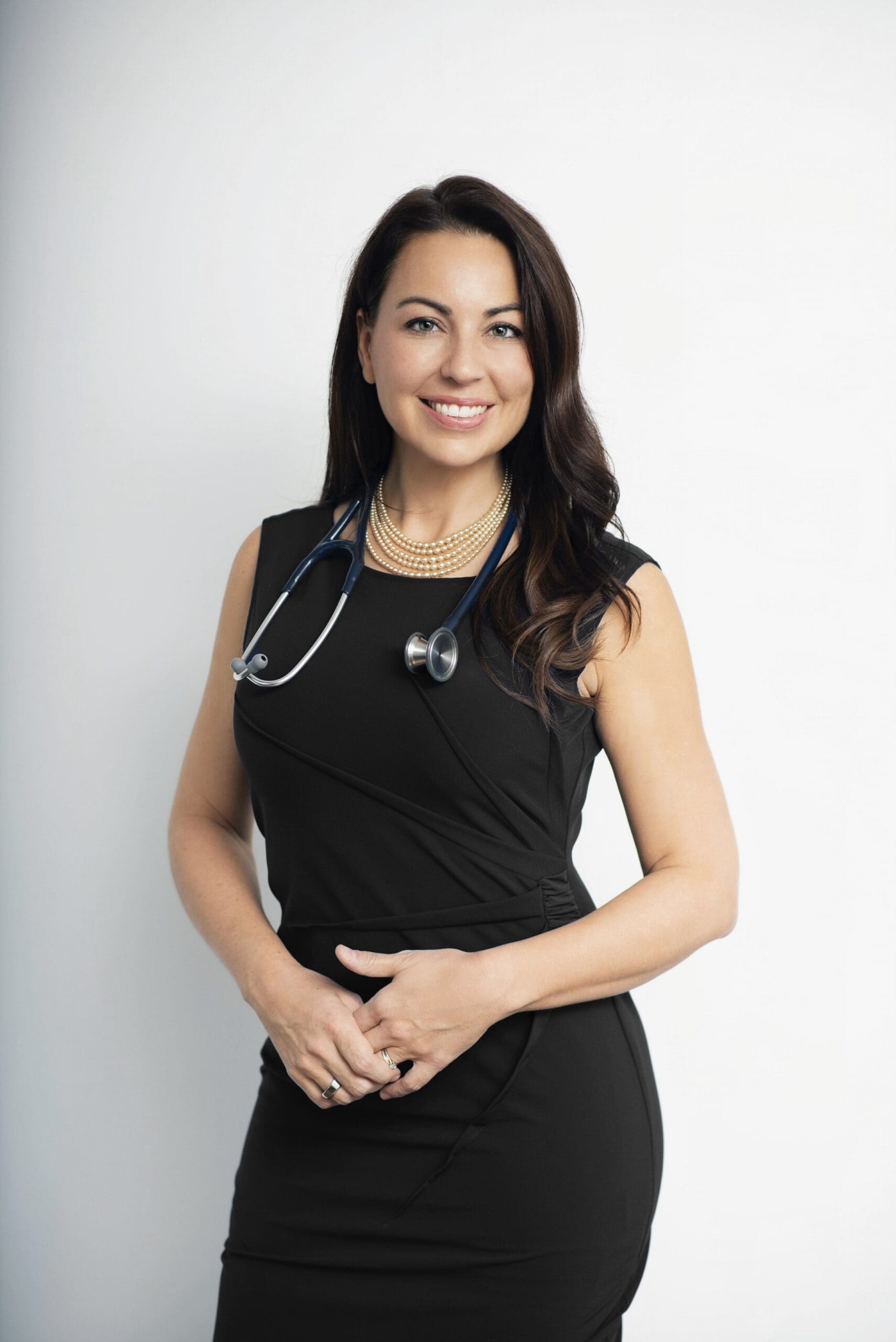 Dre Èvelyne Bourdua-Roy avec sthéthoscope au cou